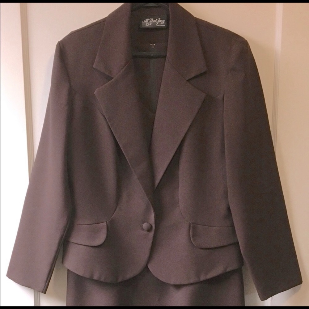 Vintage 1990’s / chocolate brown dress suit (two piece)
